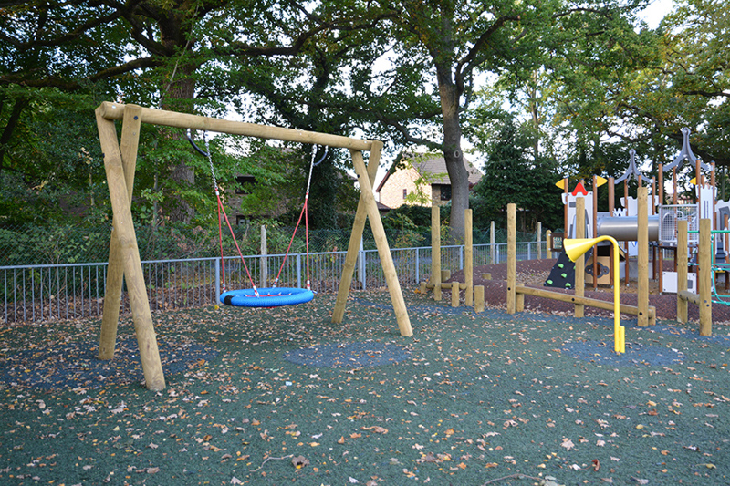 Pyestock Basket Swing